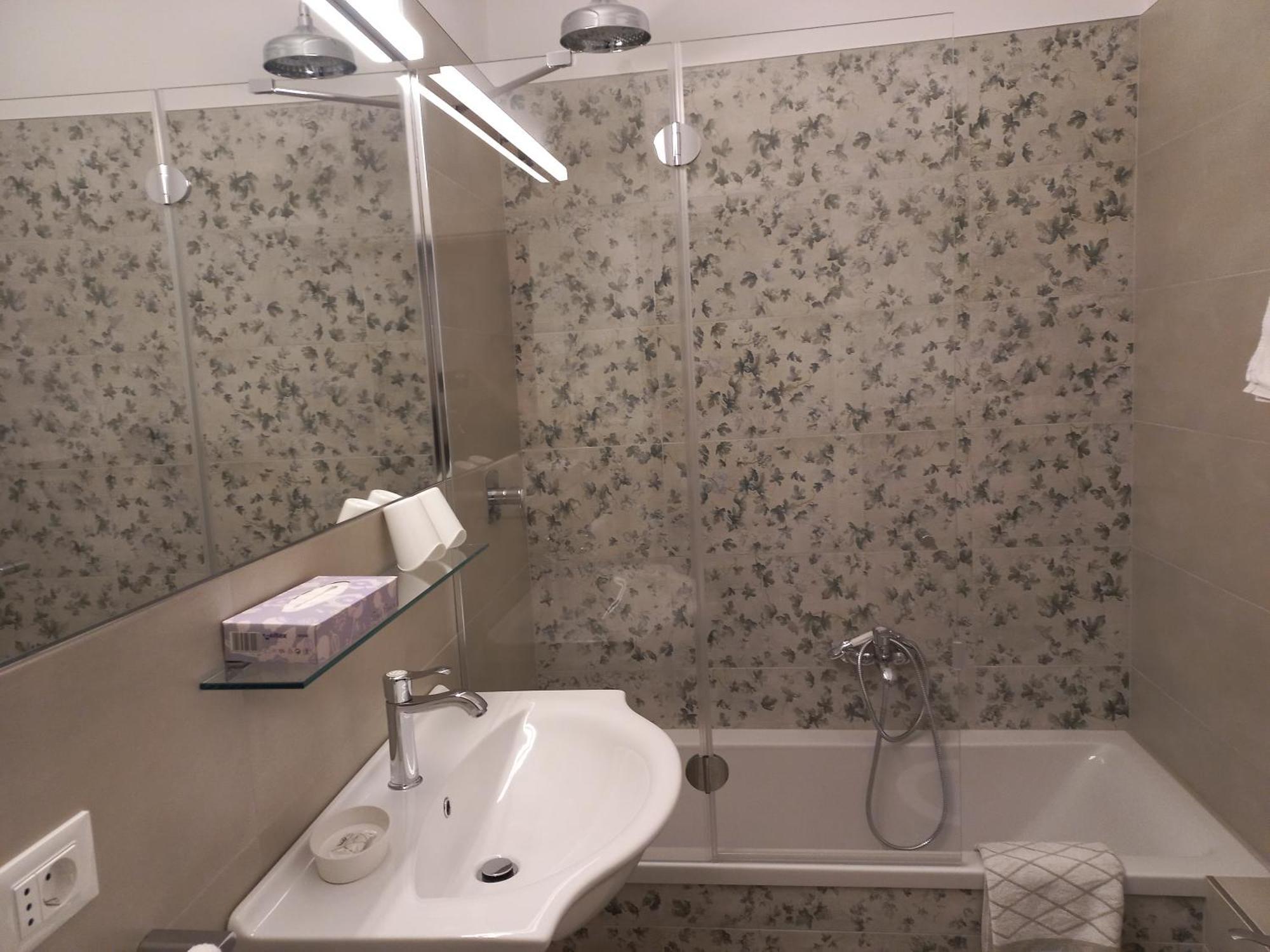 Hotel Lux Merano Quarto foto