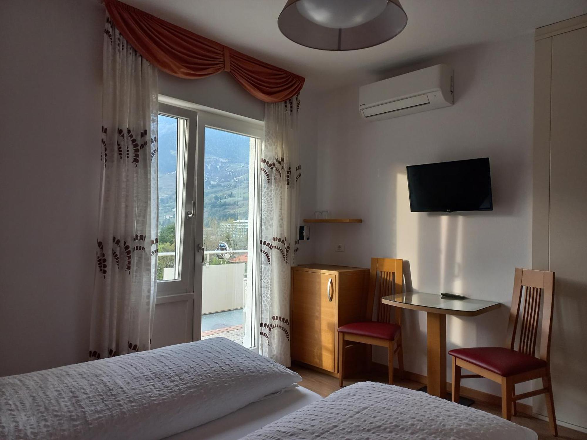Hotel Lux Merano Quarto foto